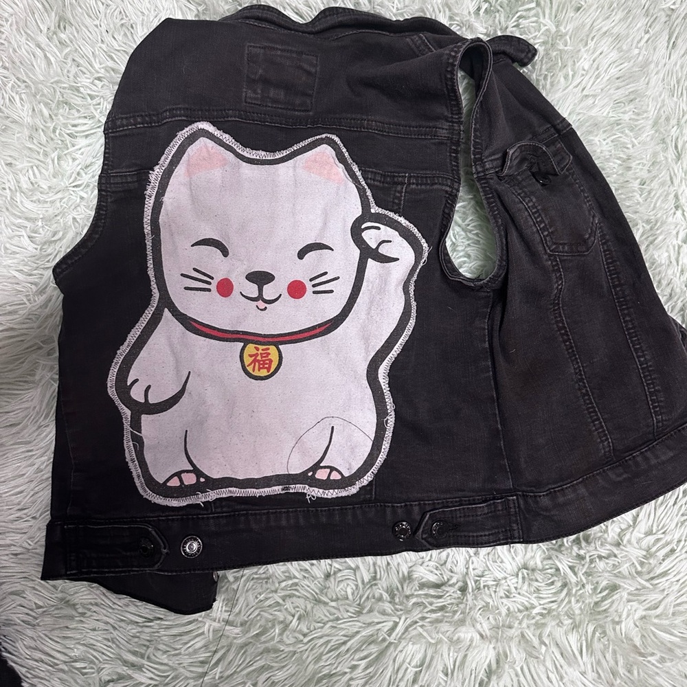 Sleeveless lucky cat vest black jean